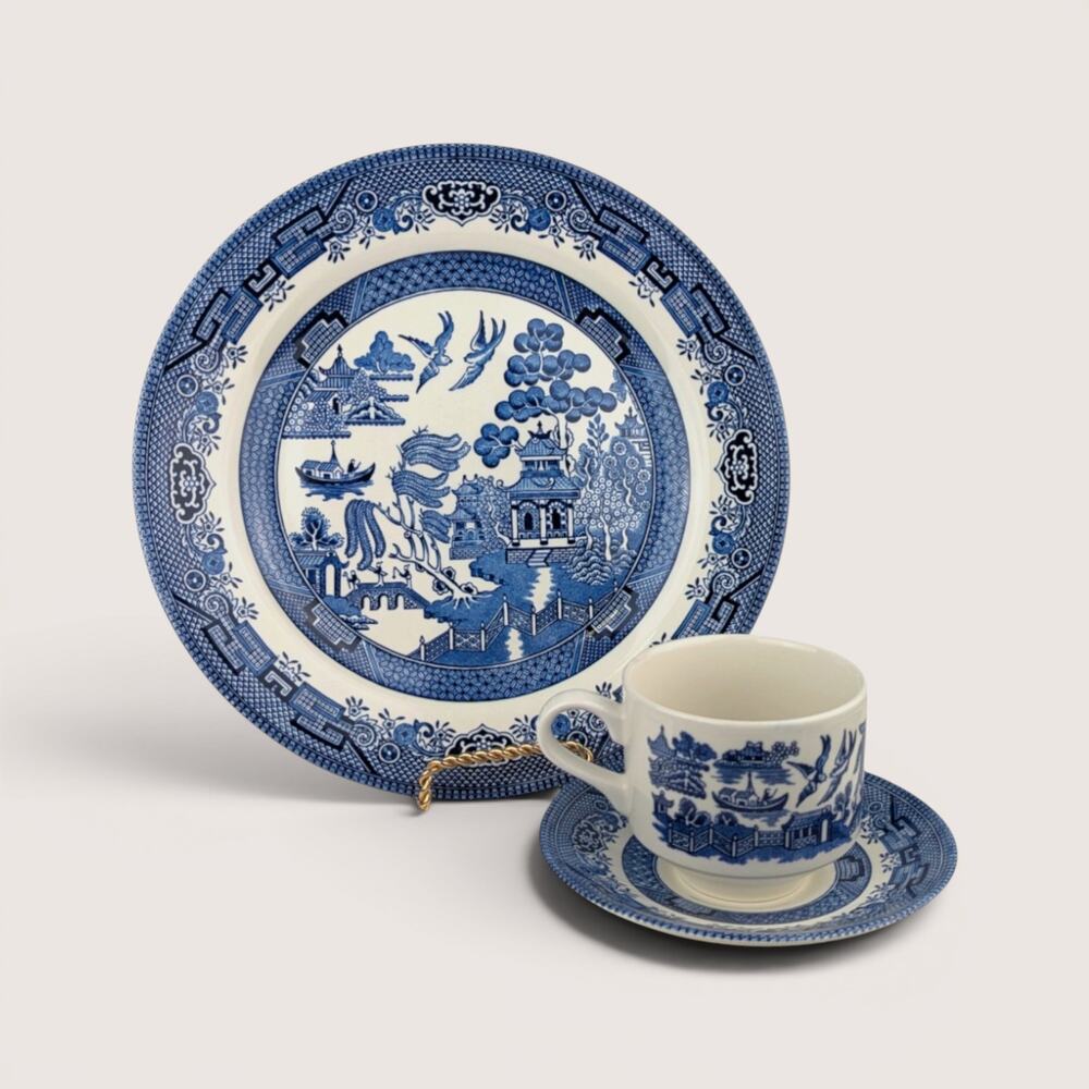 Vintage Churchill Classic Blue Willow 3 Piece Tableware Set